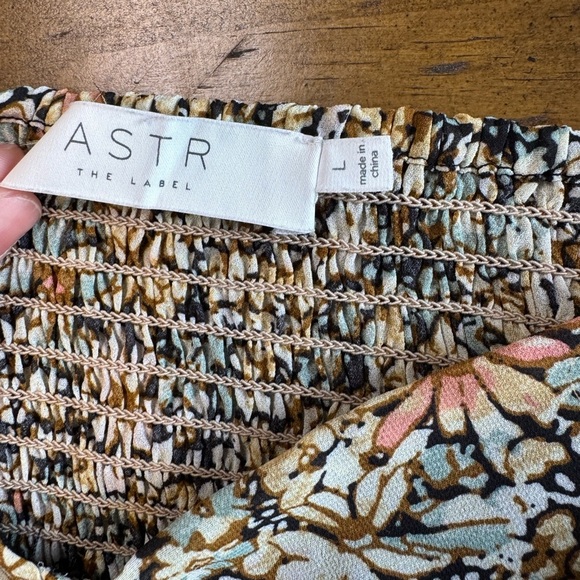 Floral Ruched Sweetheart Neck Top - Picture 3 of 5